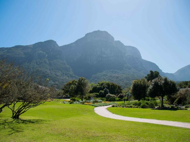 https://spanglerfuntravels.com/wp-content/uploads/2018/08/post_capetown_04-640x480.jpg